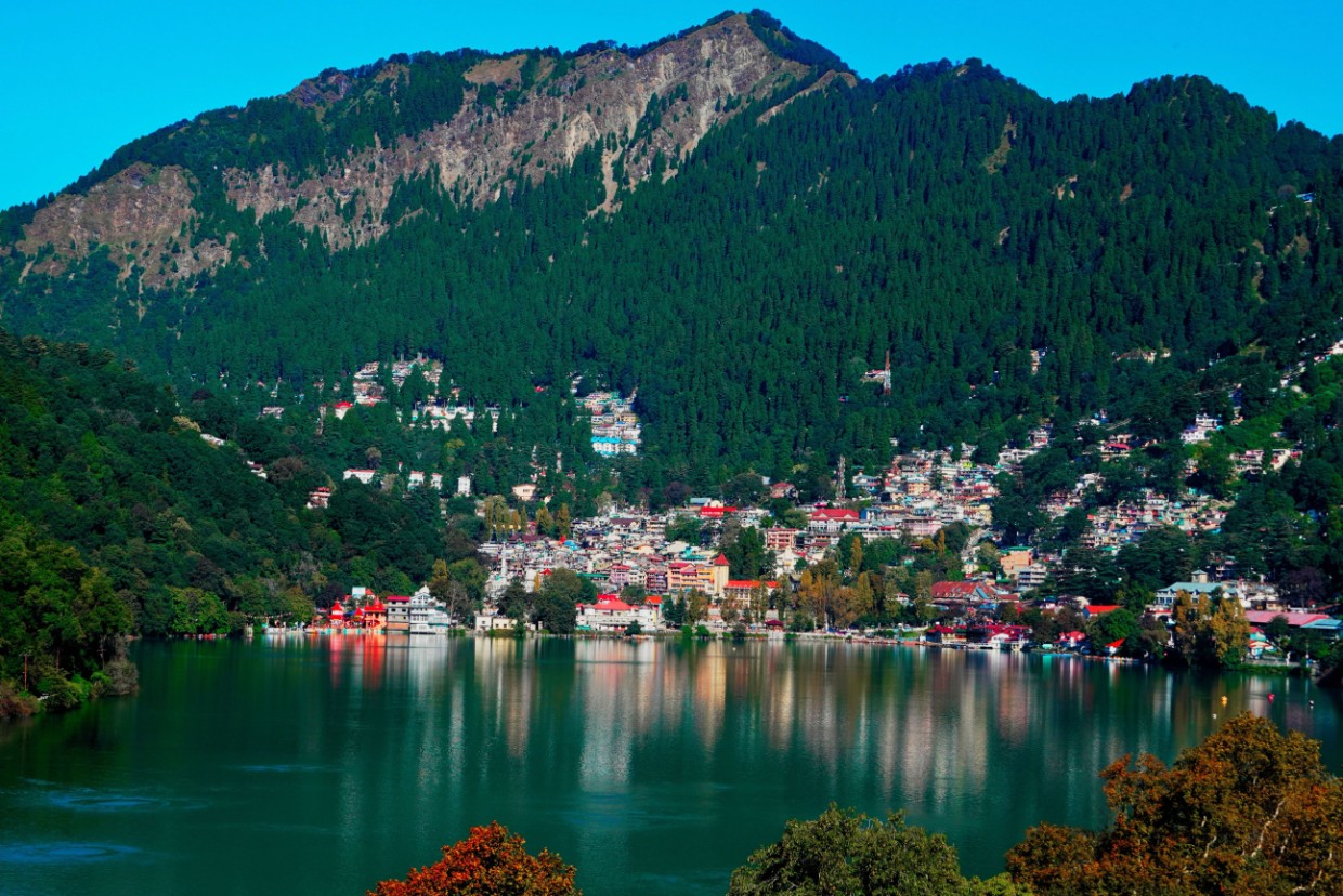 Nainital | Luxury Tempo Traveller on Rent